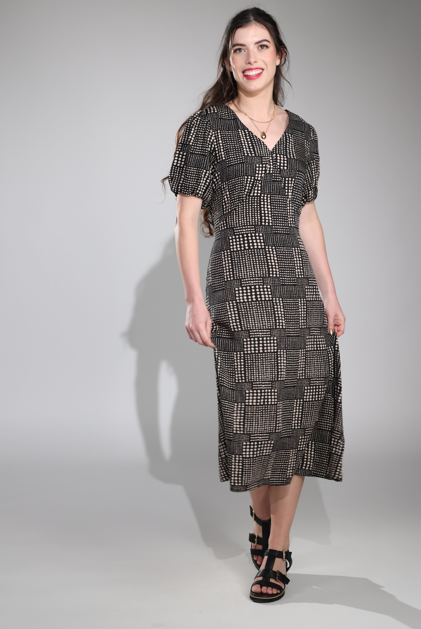 3326C1|BLACK TAUPE DOTS