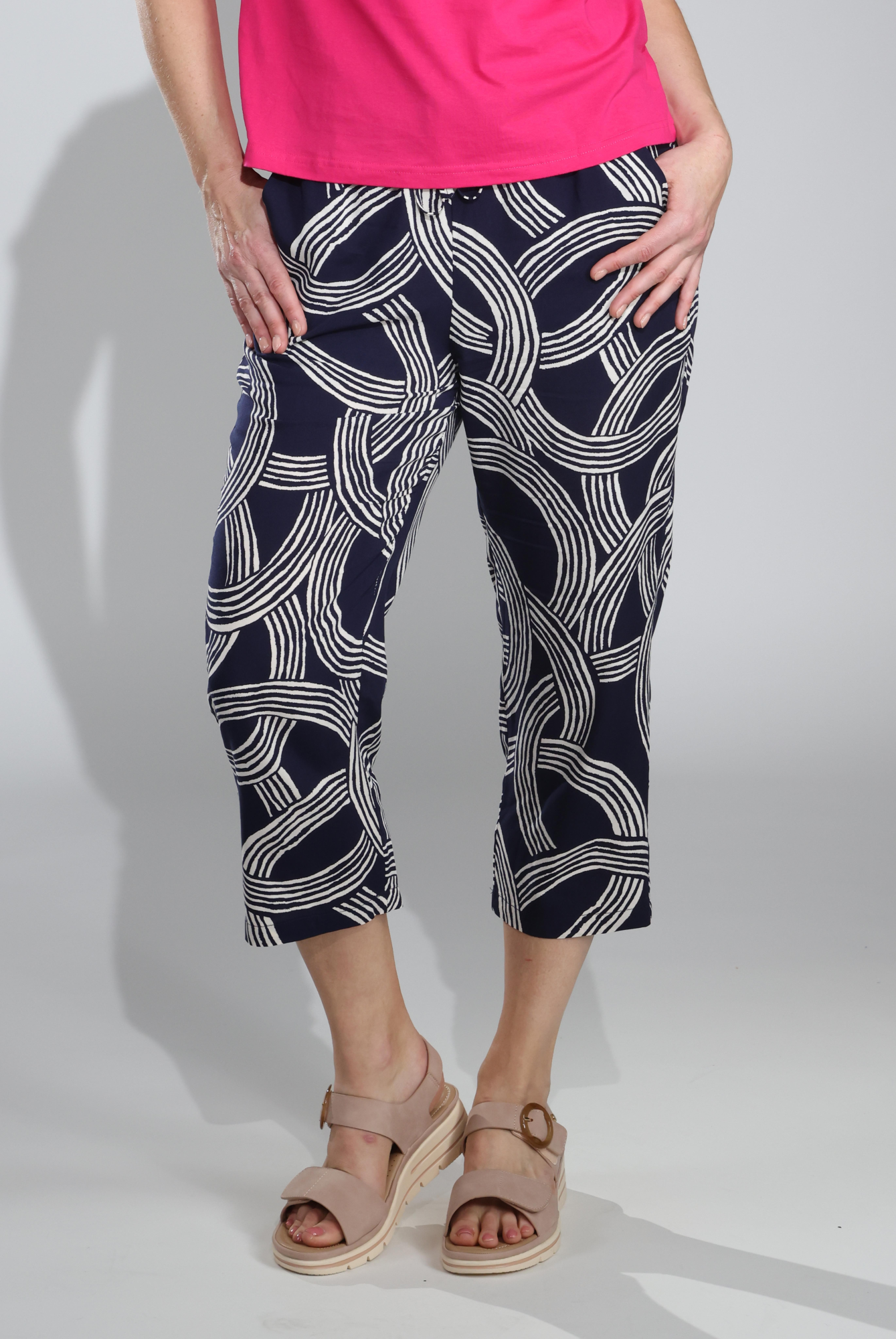 3369C1|NAVY IVORY CIRCLES