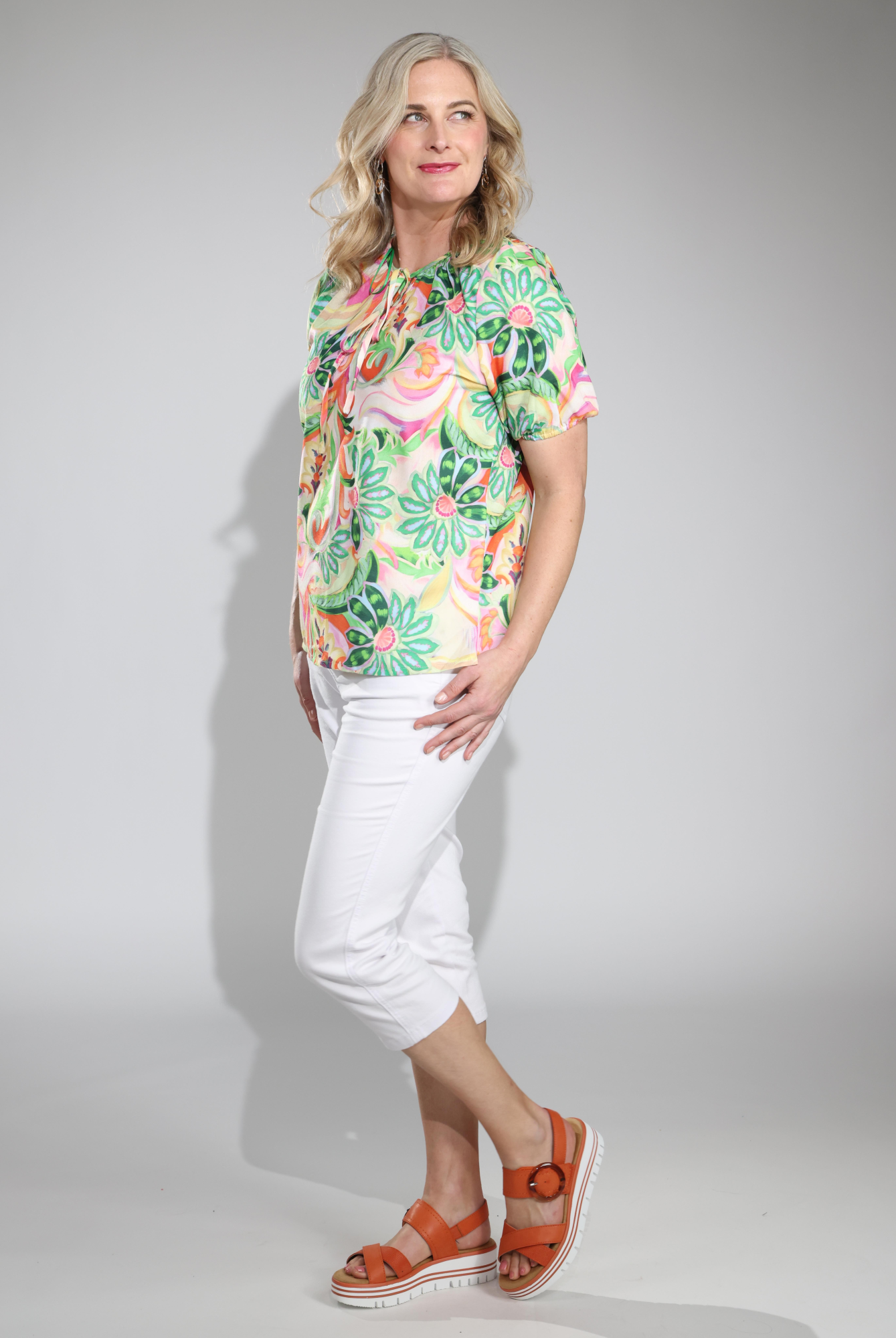 7381C1|GREEN PINK FLOWER