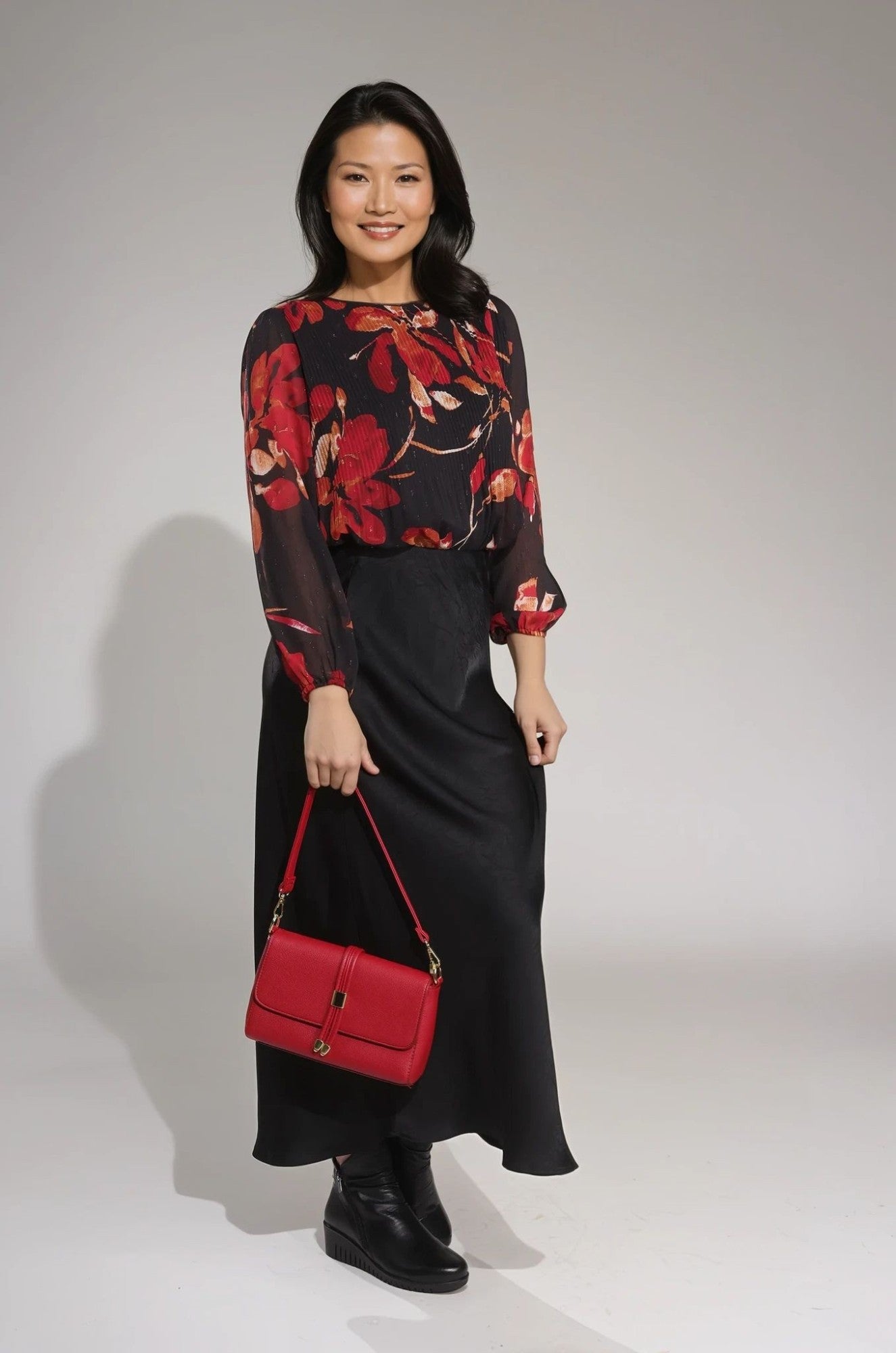 8583B1|RED BLACK FLOWER