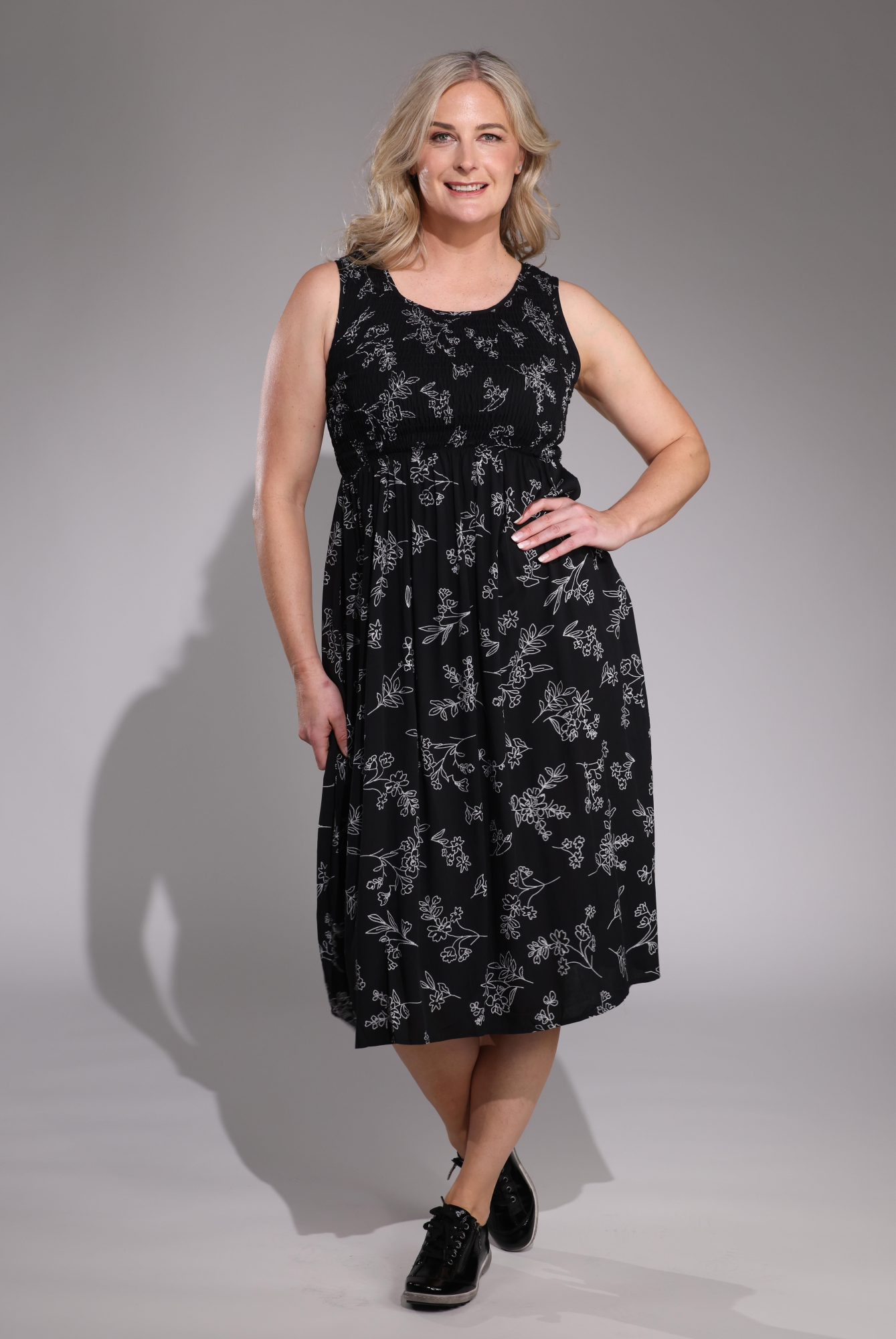 3357C1|BLK WHITE STITCH FLORAL