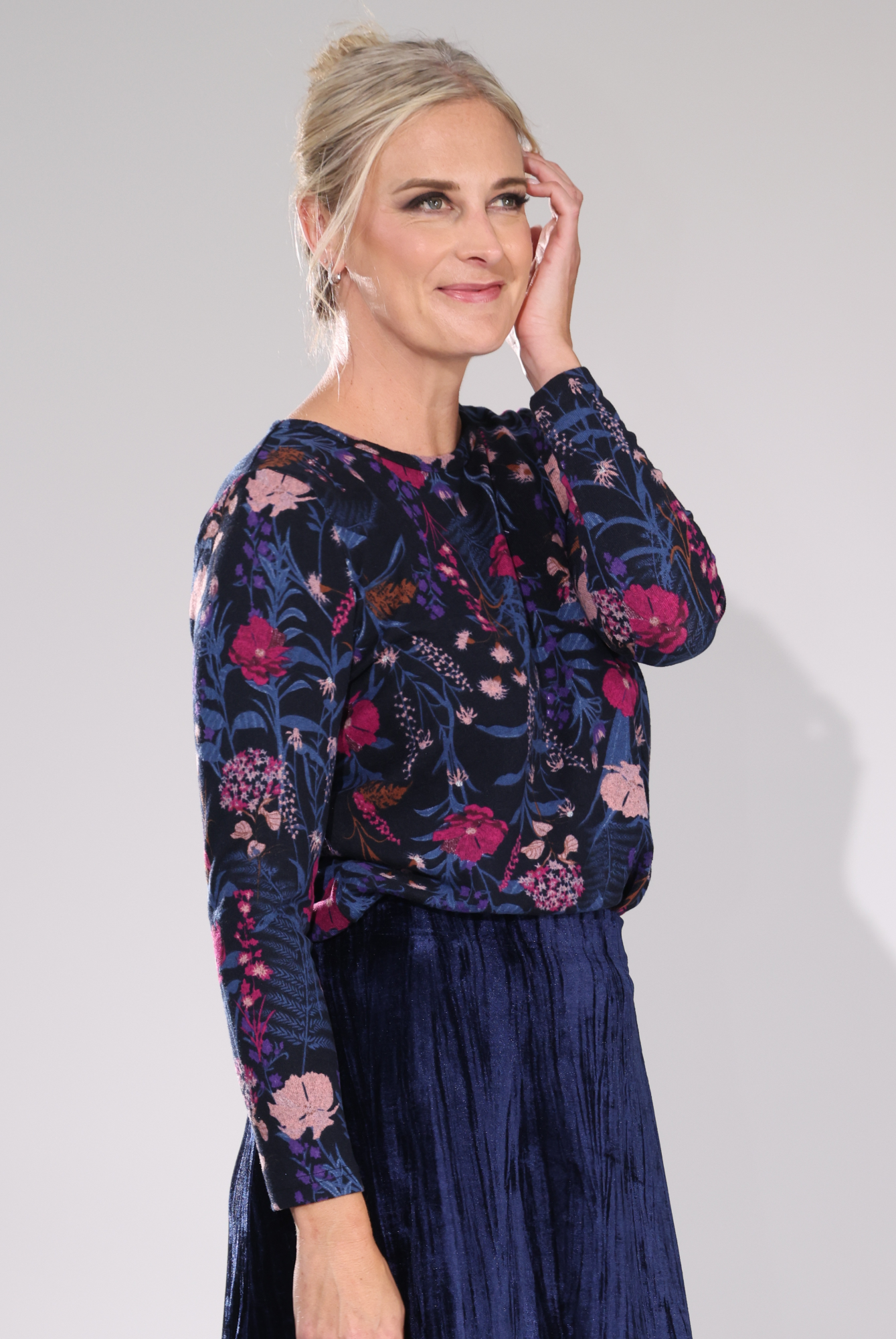 7891D1|INDIGO CERISE GARDEN