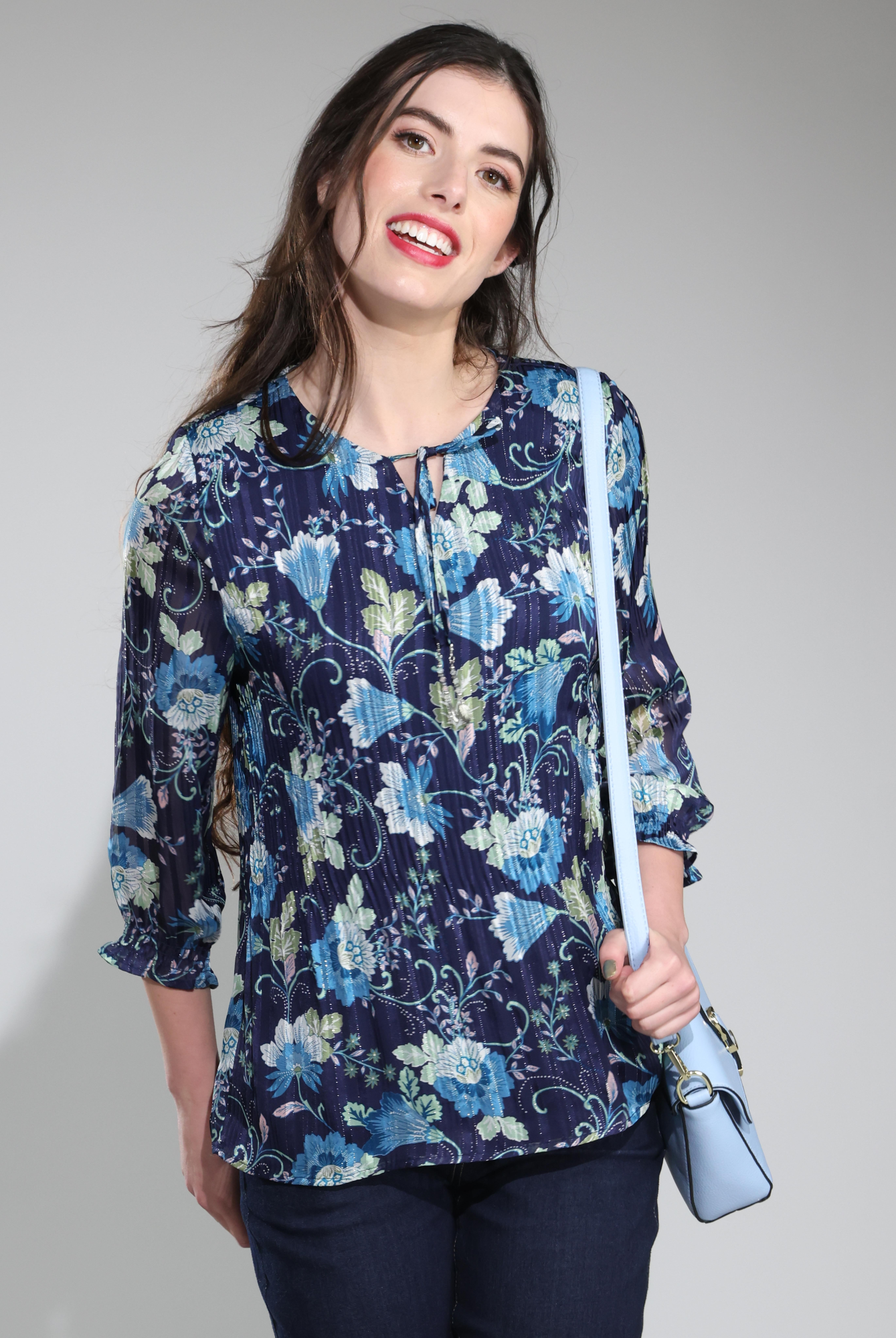 8562C1|NAVY SAGE VINES