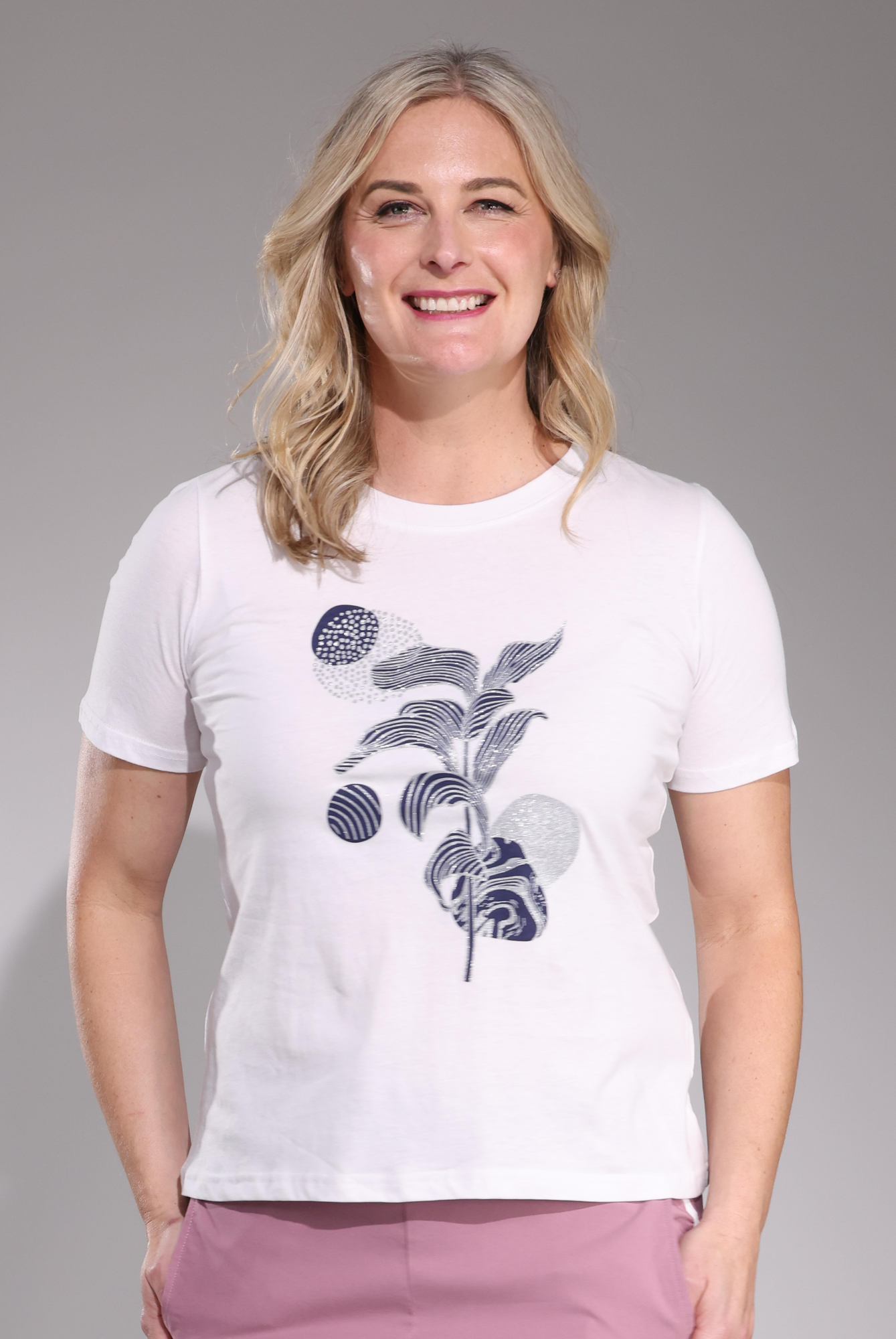 3416C1|NAVY SILV LEAF ON WHITE