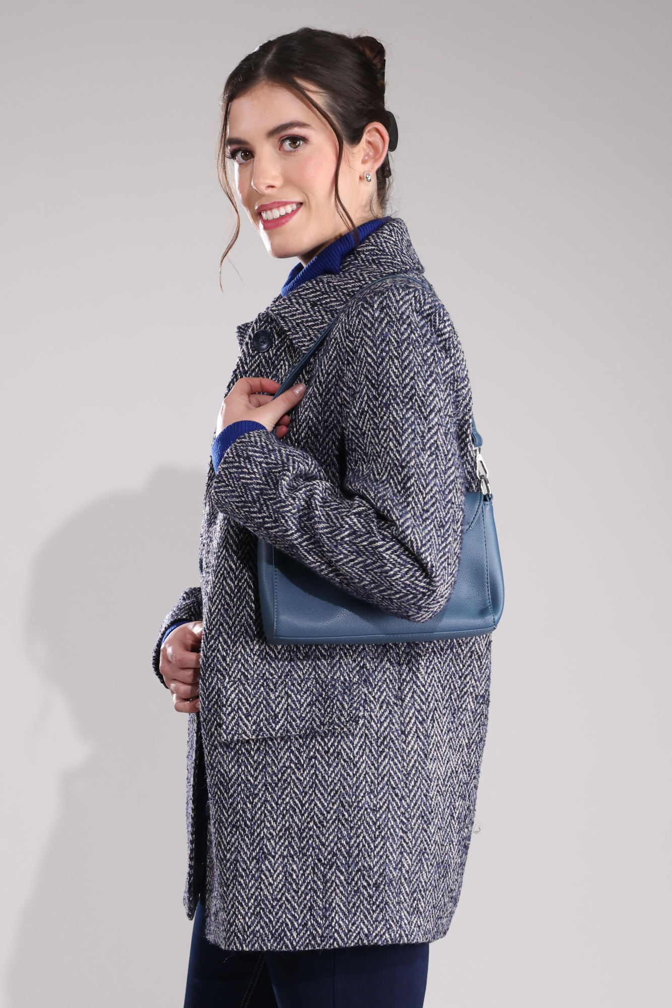 8031B1|INDIGO HERRINGBONE