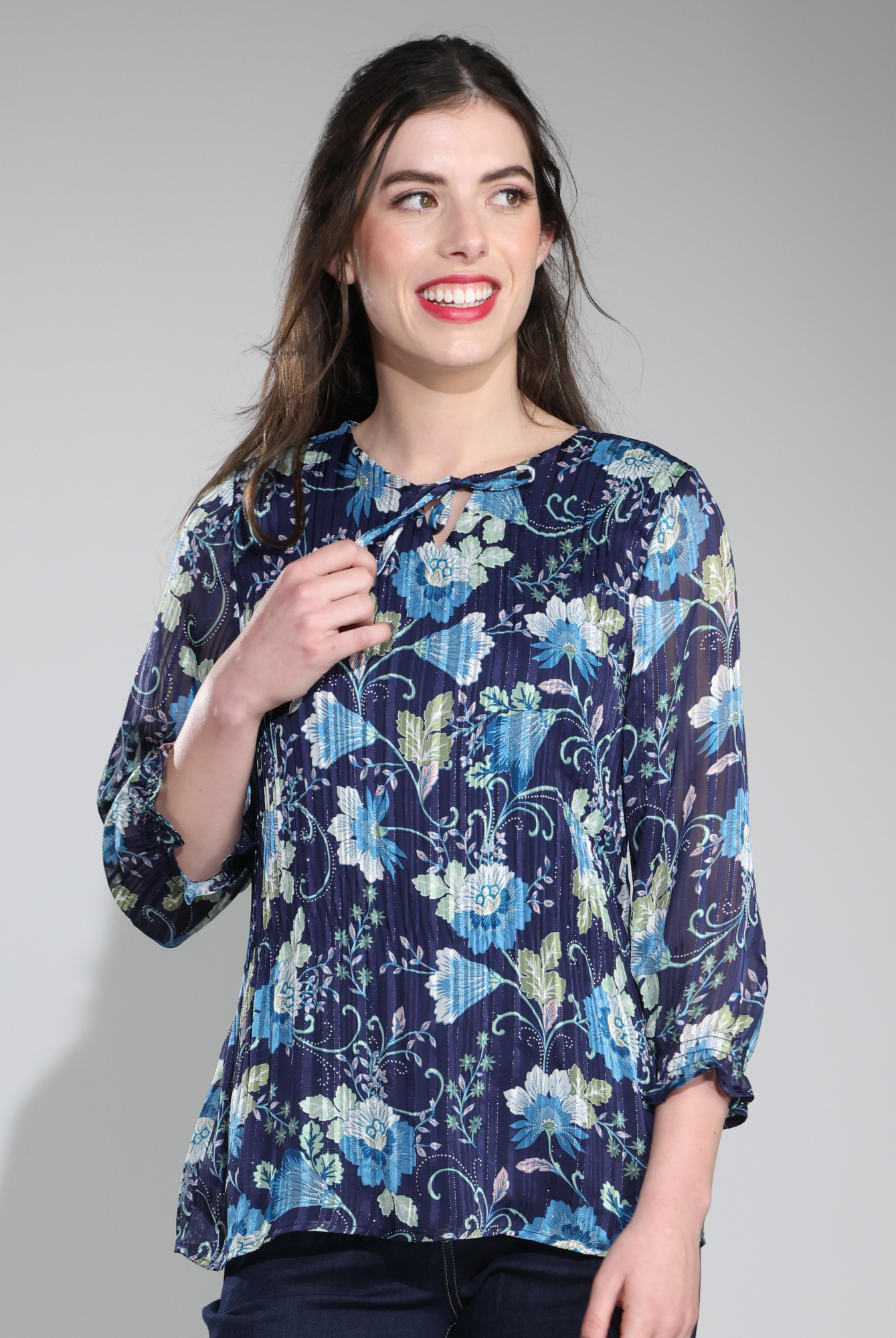 8562C1|NAVY SAGE VINES