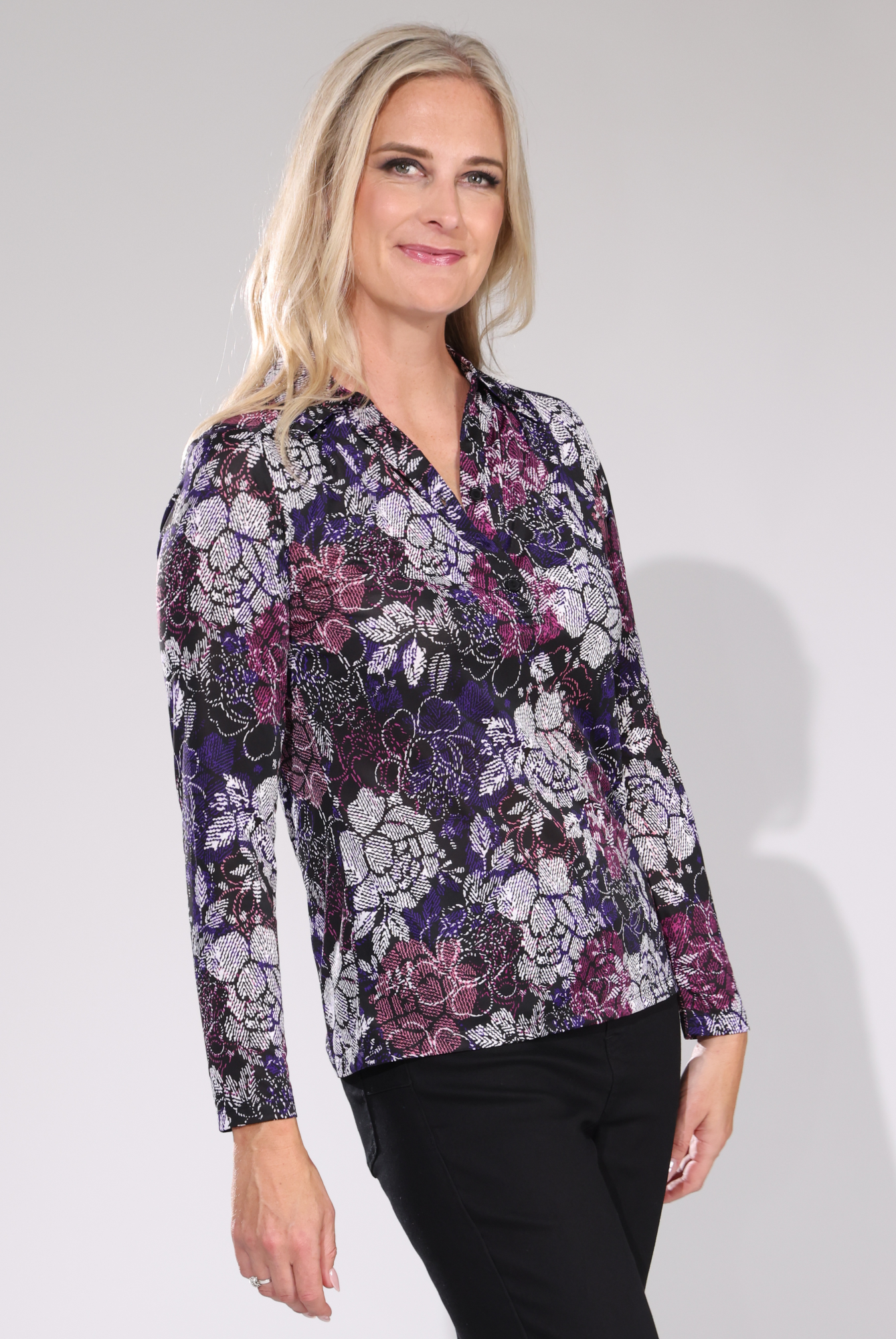 7405D1|PURPLE BLACK FLOWER