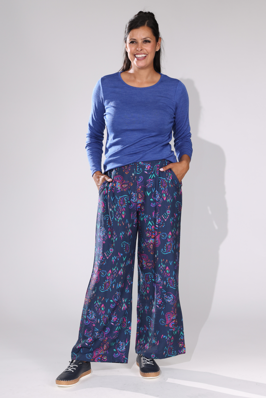 7667D1|NAVY CERISE PAISLEY