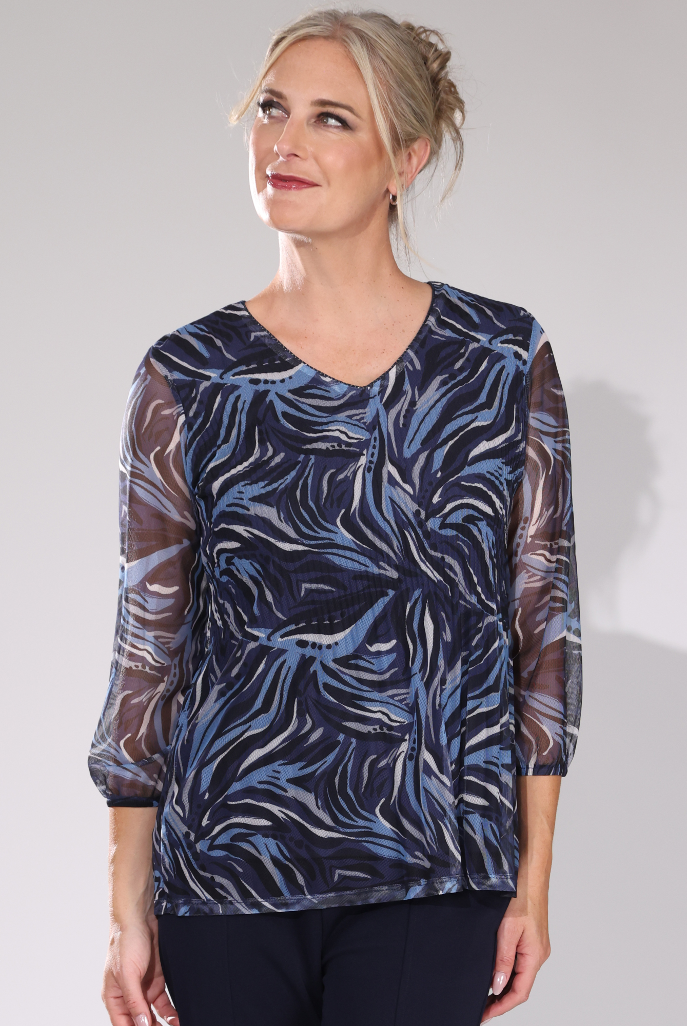 4512D1|WEDGEWOOD NAVY WAVE