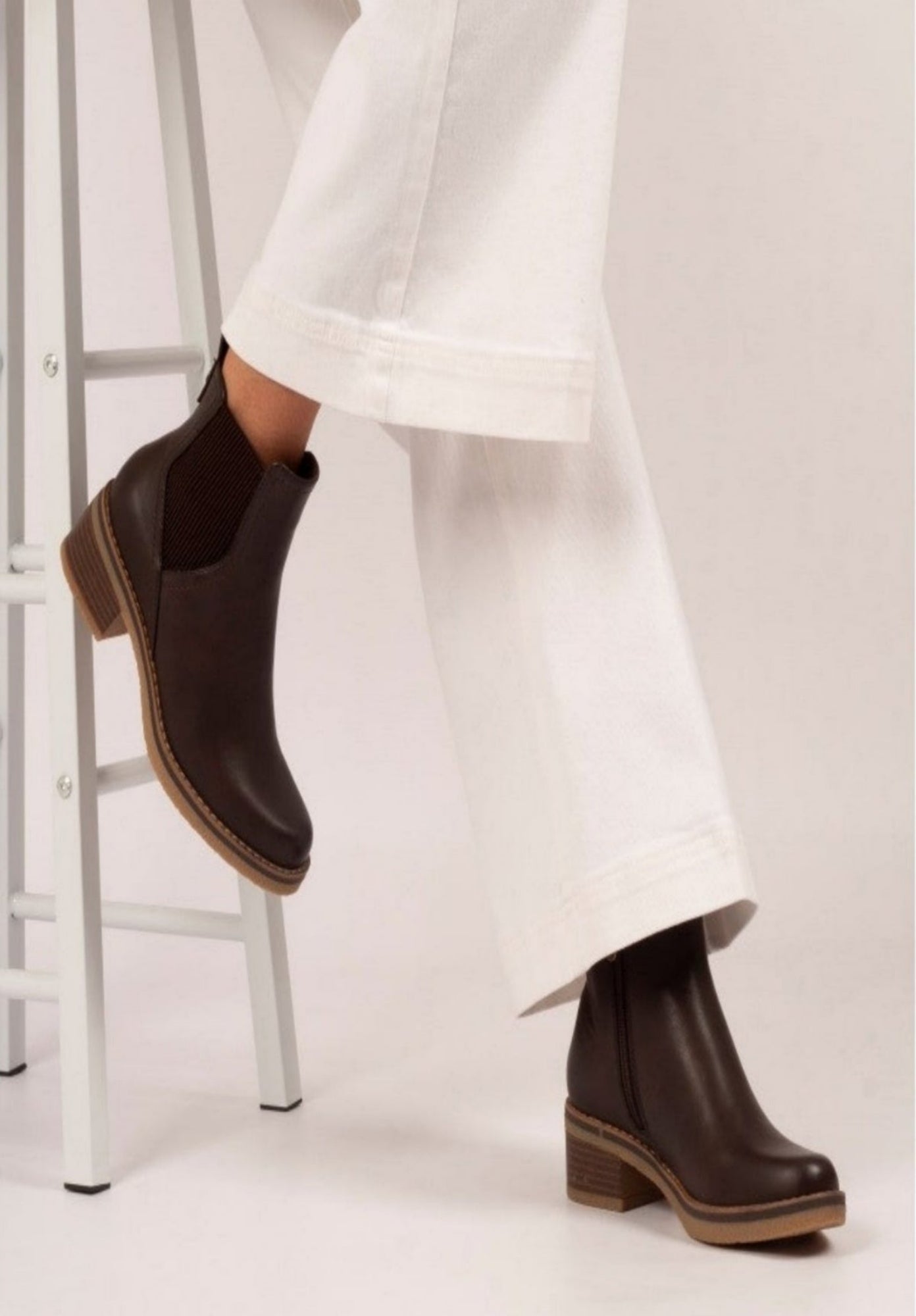 CONRAD D1|BROWN