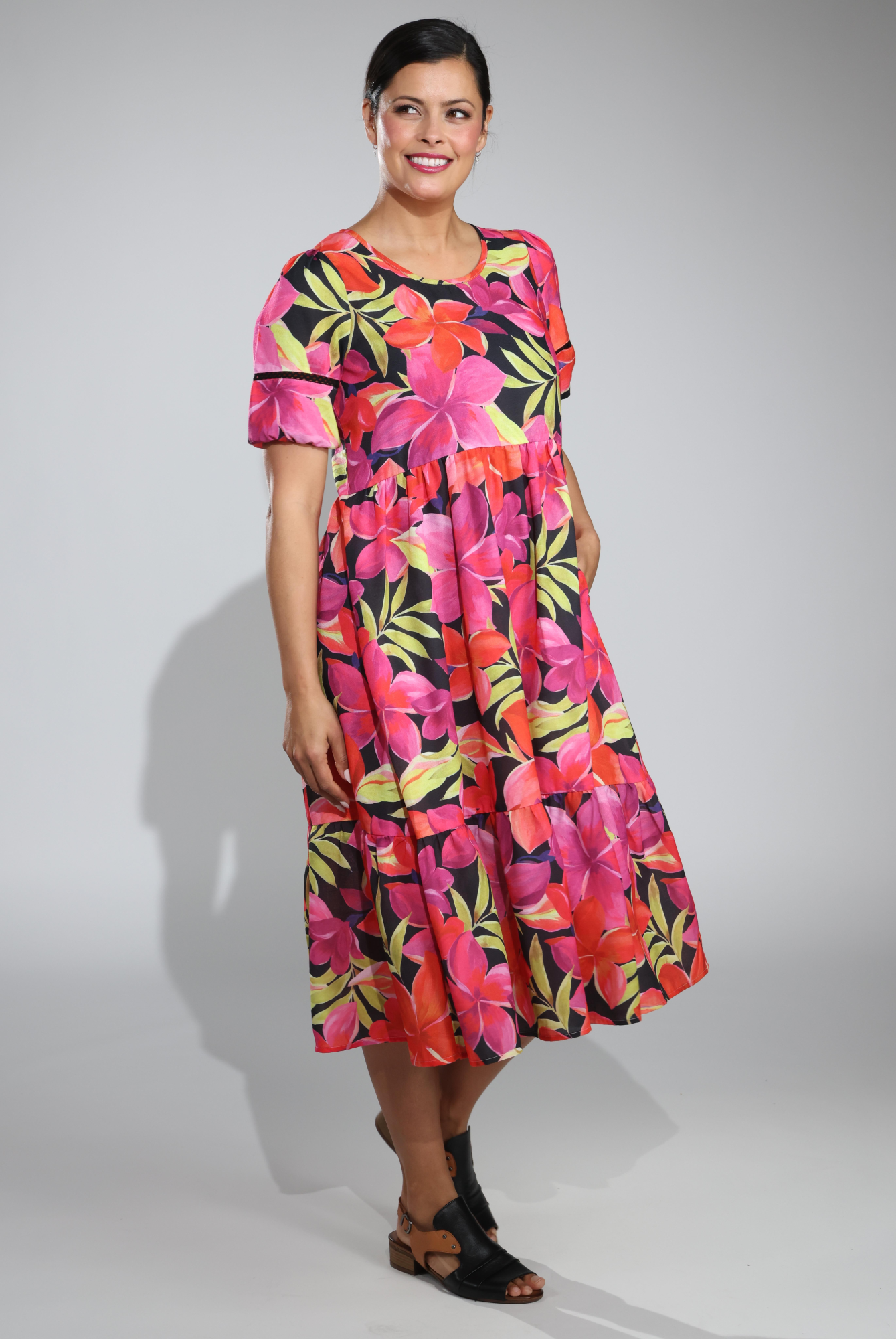 7383C1|CERISE BLACK HIBISCUS